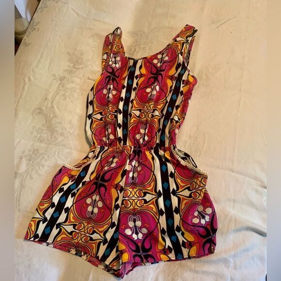 Peach Love of California sleeveless romper - Picture 3 of 7